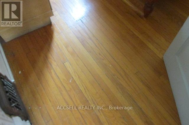 53 Arlington Avenue N, Toronto, Ontario  M6G 3K9 - Photo 7 - C13138210