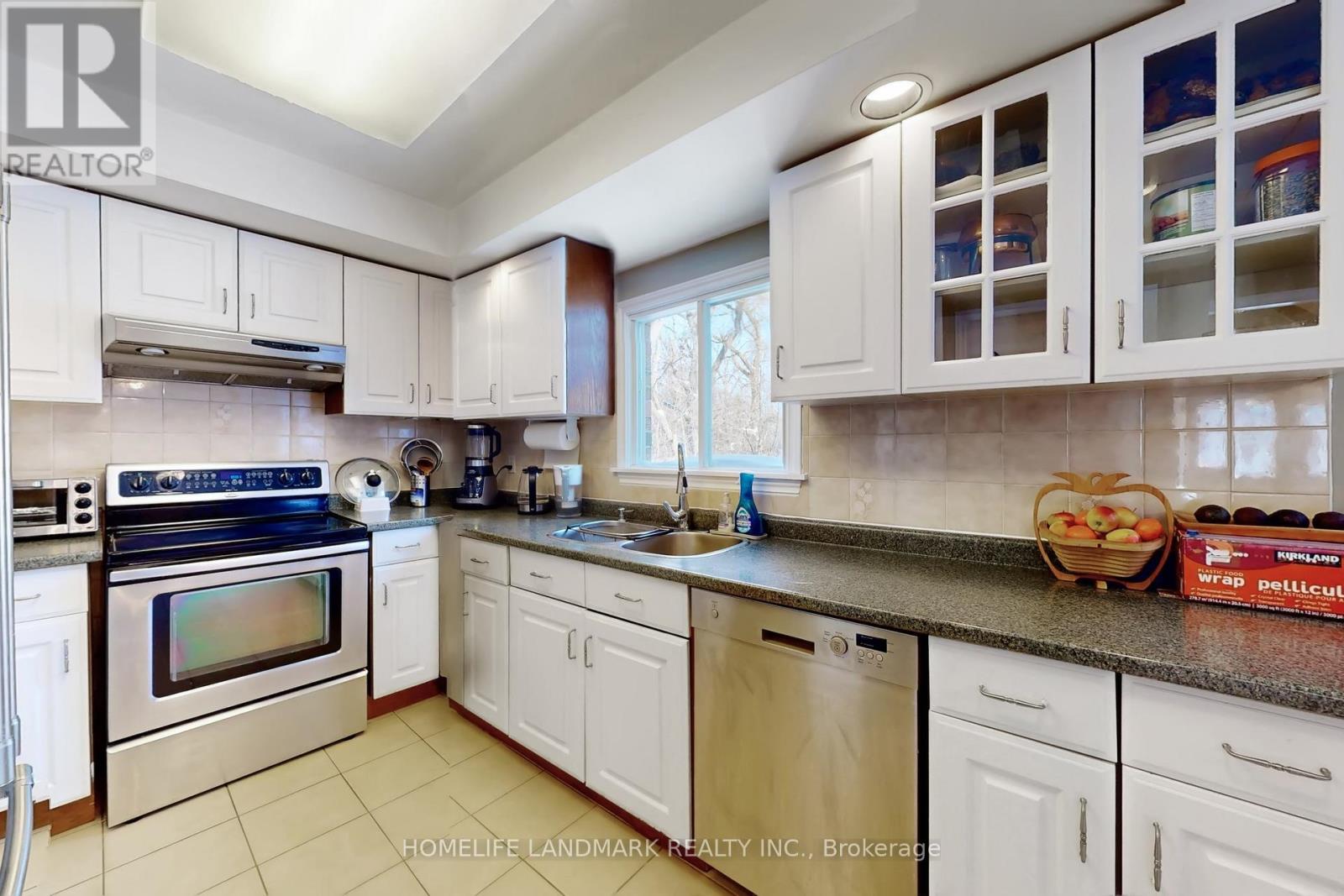 16 Willis Drive, Aurora, Ontario  L4G 5N8 - Photo 10 - N12914126