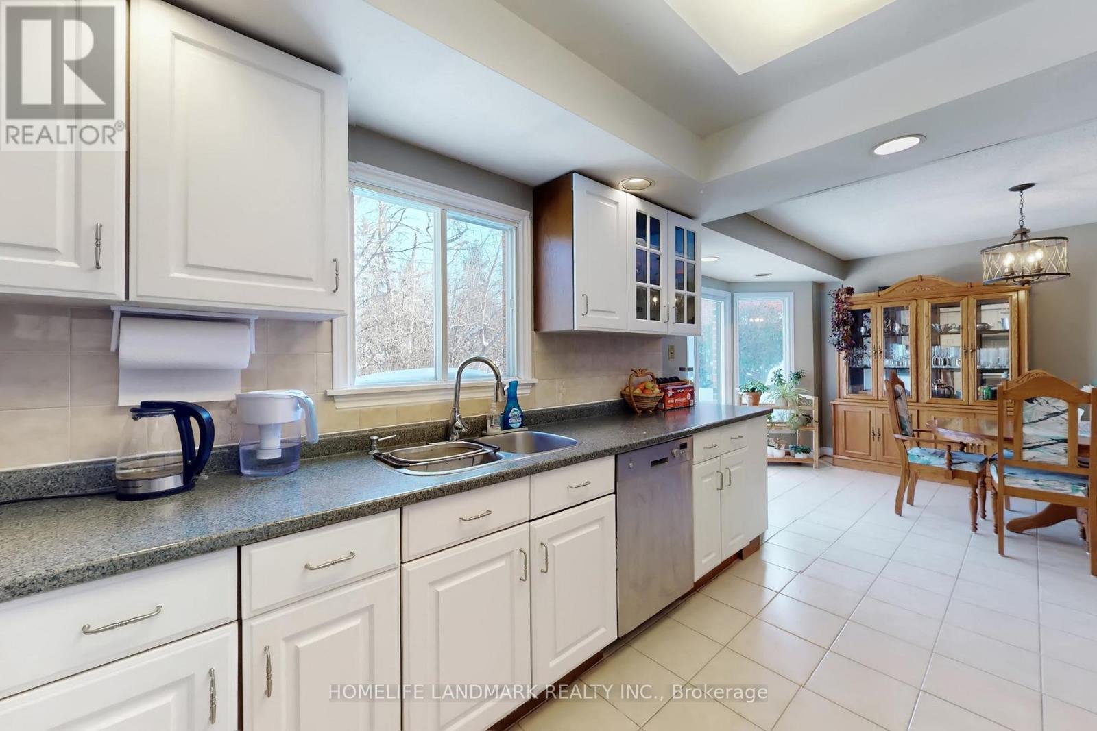 16 Willis Drive, Aurora, Ontario  L4G 5N8 - Photo 12 - N12914126