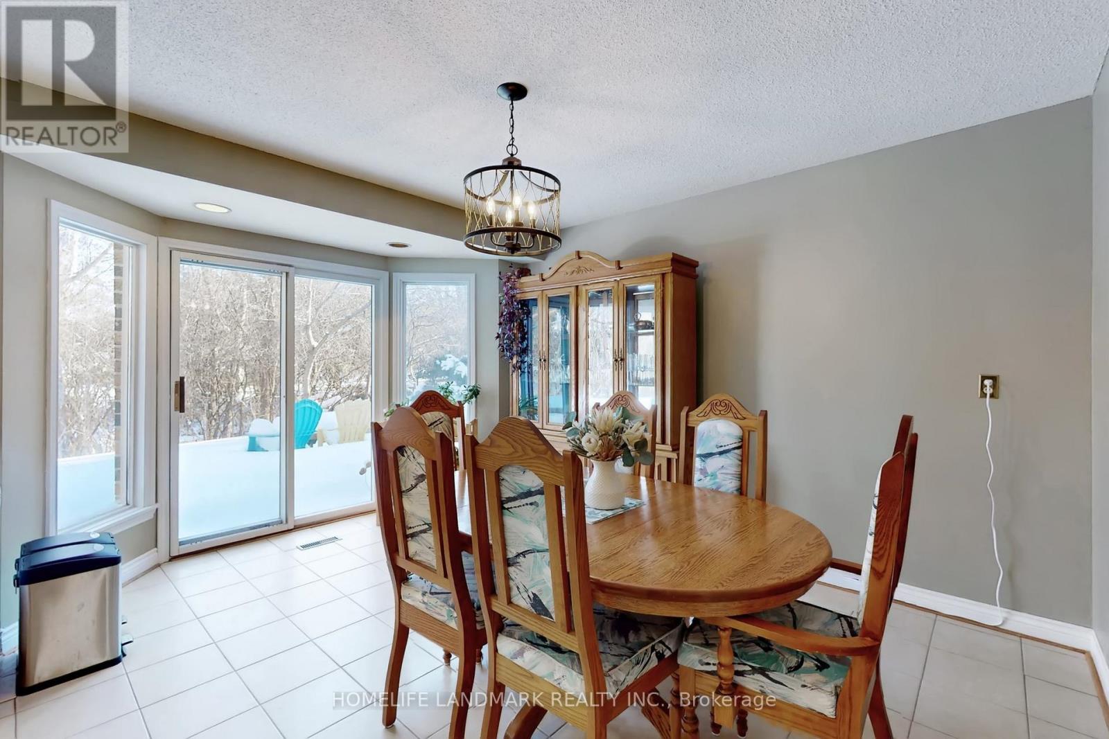 16 Willis Drive, Aurora, Ontario  L4G 5N8 - Photo 13 - N12914126