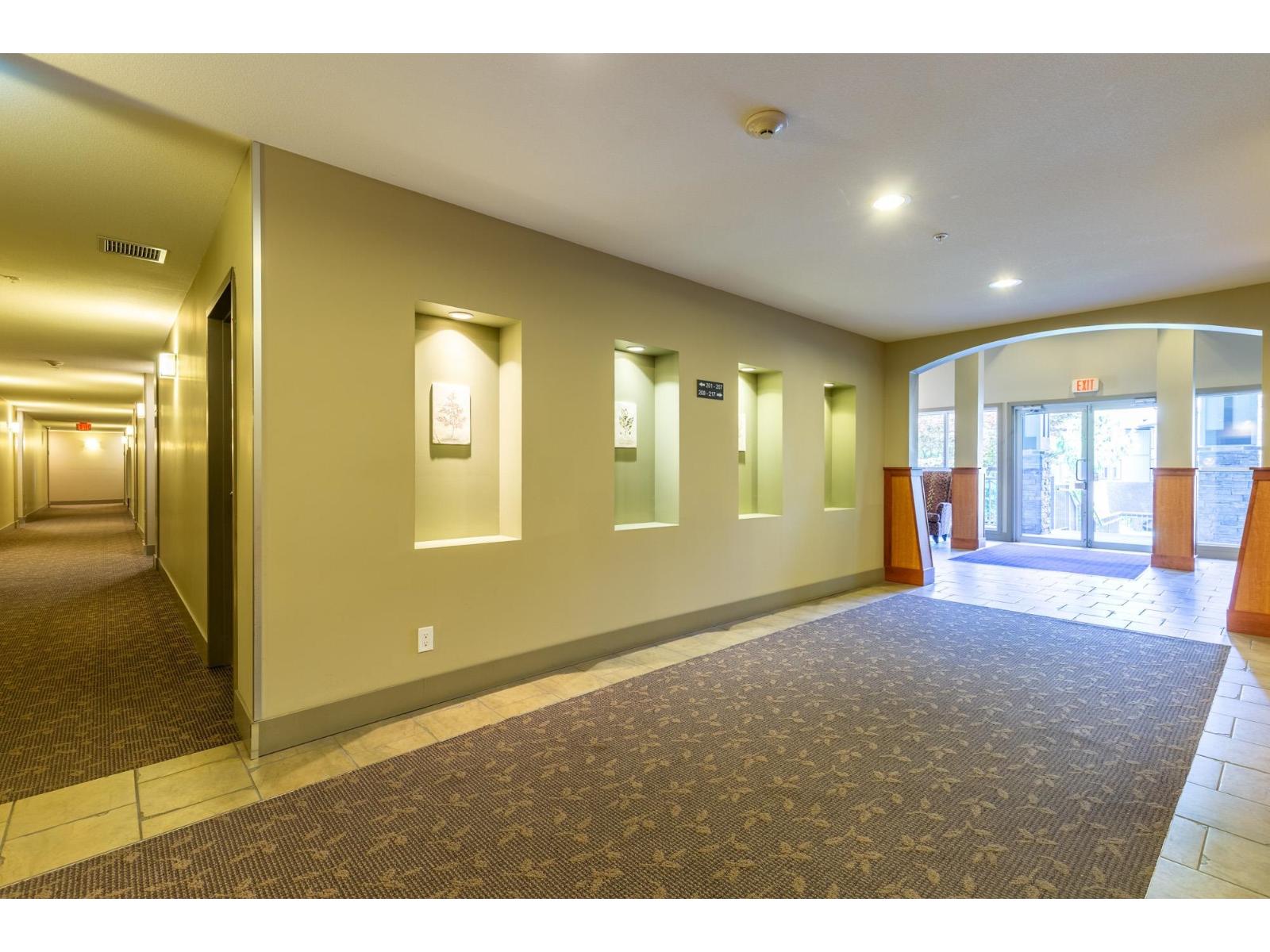 202 33318 E Bourquin Crescent, Abbotsford, British Columbia  V2S 0A6 - Photo 5 - R3127744