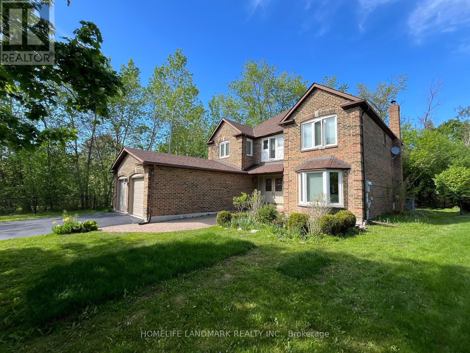 16 Willis Drive, Aurora, Ontario  L4G 5N8 - Photo 2 - N12914126