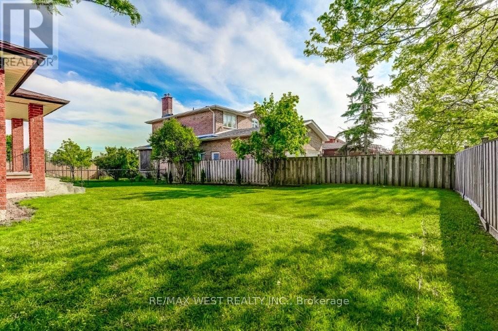 167 Silverhill Drive, Toronto, Ontario  M9B 6J5 - Photo 37 - W13207266