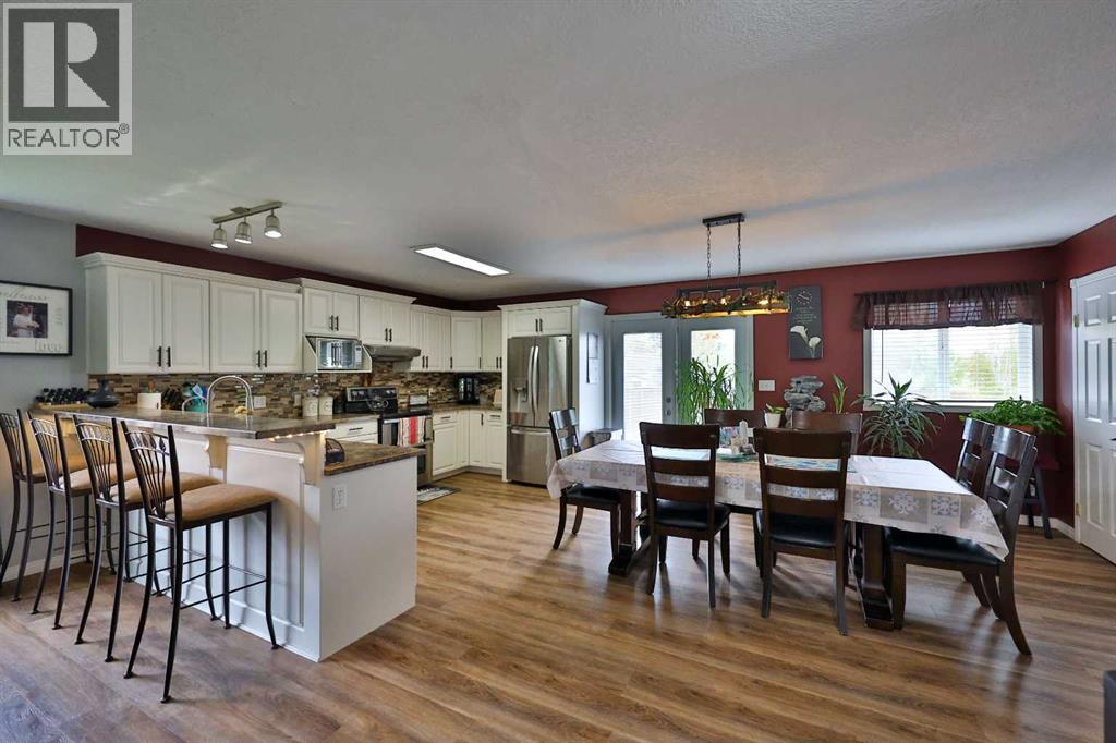 20 N 1a Street, Magrath, Alberta  T0K 1J0 - Photo 2 - A2312863
