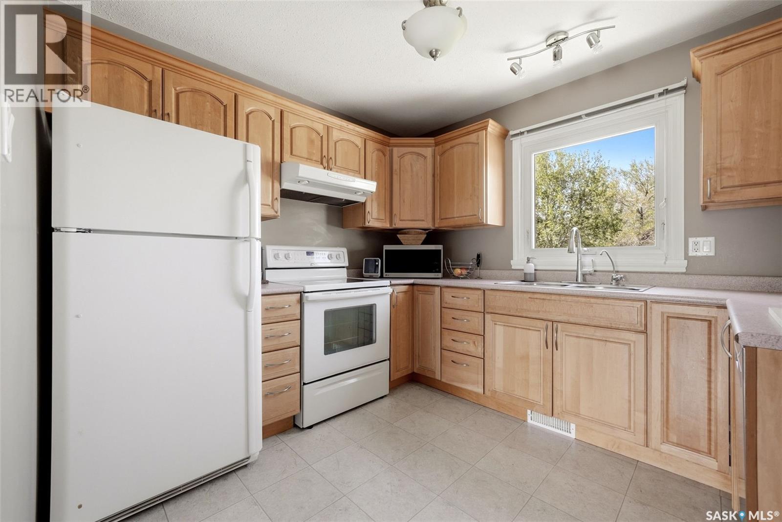 220 Qu'appelle Drive W, Lumsden, Saskatchewan  S0G 3C0 - Photo 38 - SK037226
