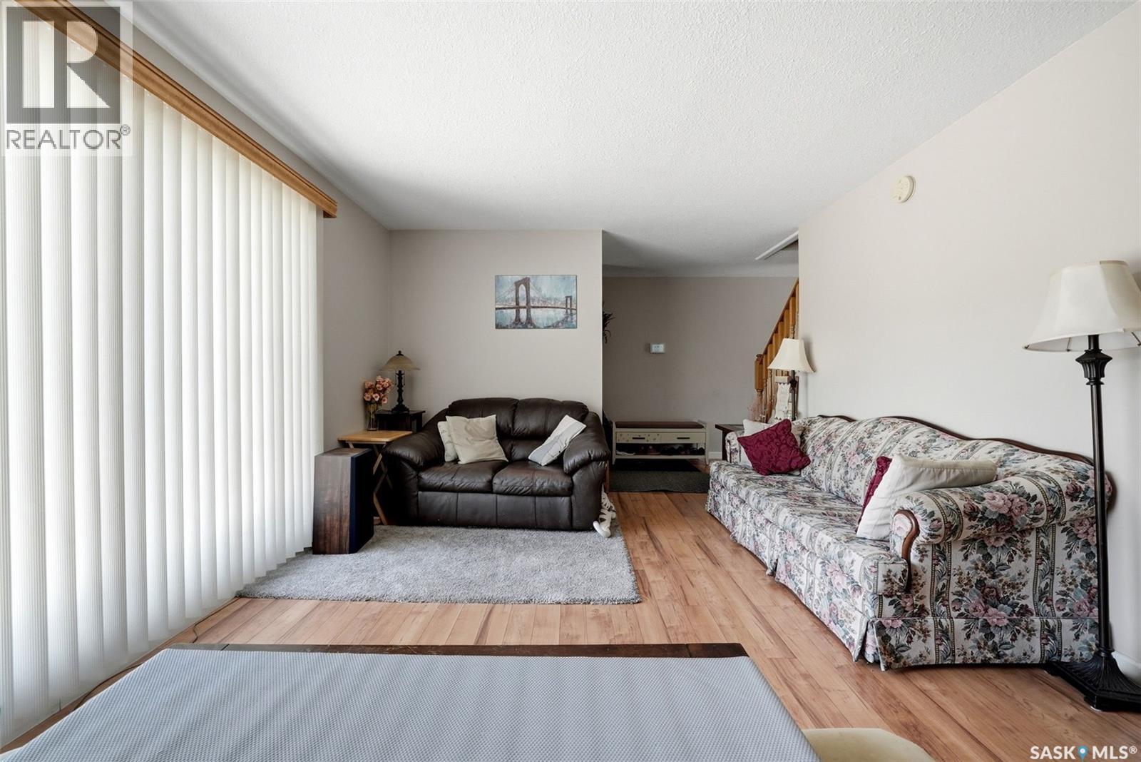 220 Qu'appelle Drive W, Lumsden, Saskatchewan  S0G 3C0 - Photo 5 - SK037226