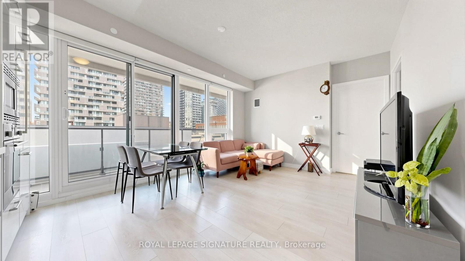 1011 - 2221 Yonge Street, Toronto, Ontario  M4S 0B8 - Photo 9 - C13207860
