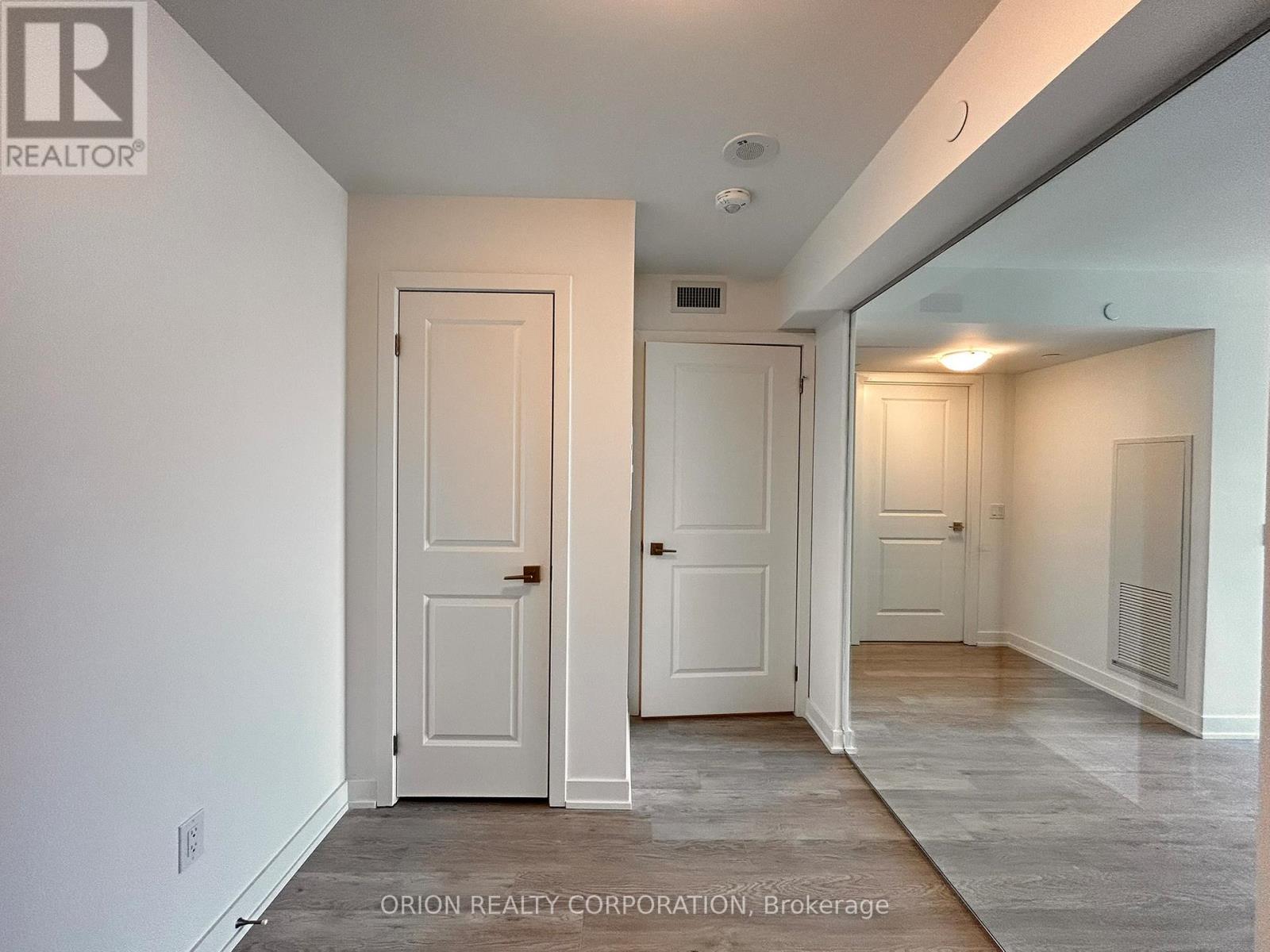 706 - 1010 Sandy Beach Road, Pickering, Ontario  L1W 0C7 - Photo 2 - E13207754