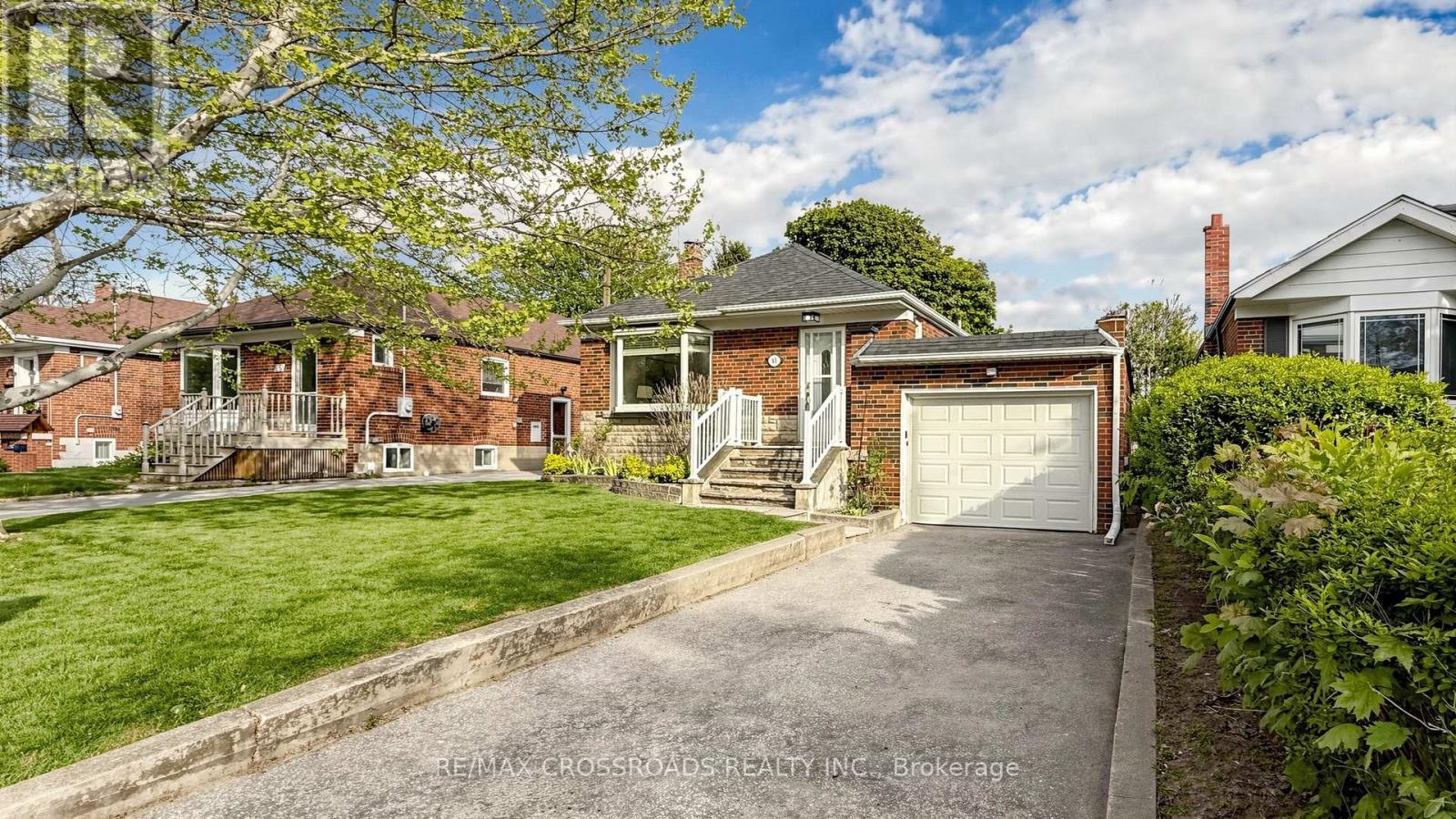 63 Flora Drive, Toronto, Ontario  M1P 1A5 - Photo 2 - E13207838