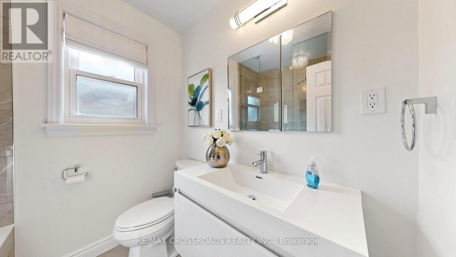 63 Flora Drive, Toronto, Ontario  M1P 1A5 - Photo 26 - E13207838