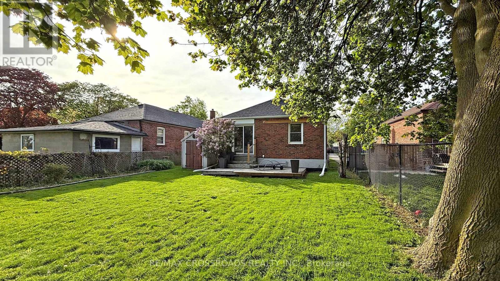 63 Flora Drive, Toronto, Ontario  M1P 1A5 - Photo 49 - E13207838