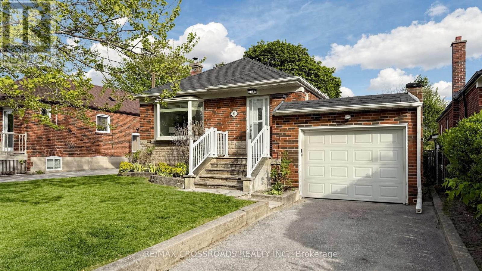 63 Flora Drive, Toronto, Ontario  M1P 1A5 - Photo 5 - E13207838