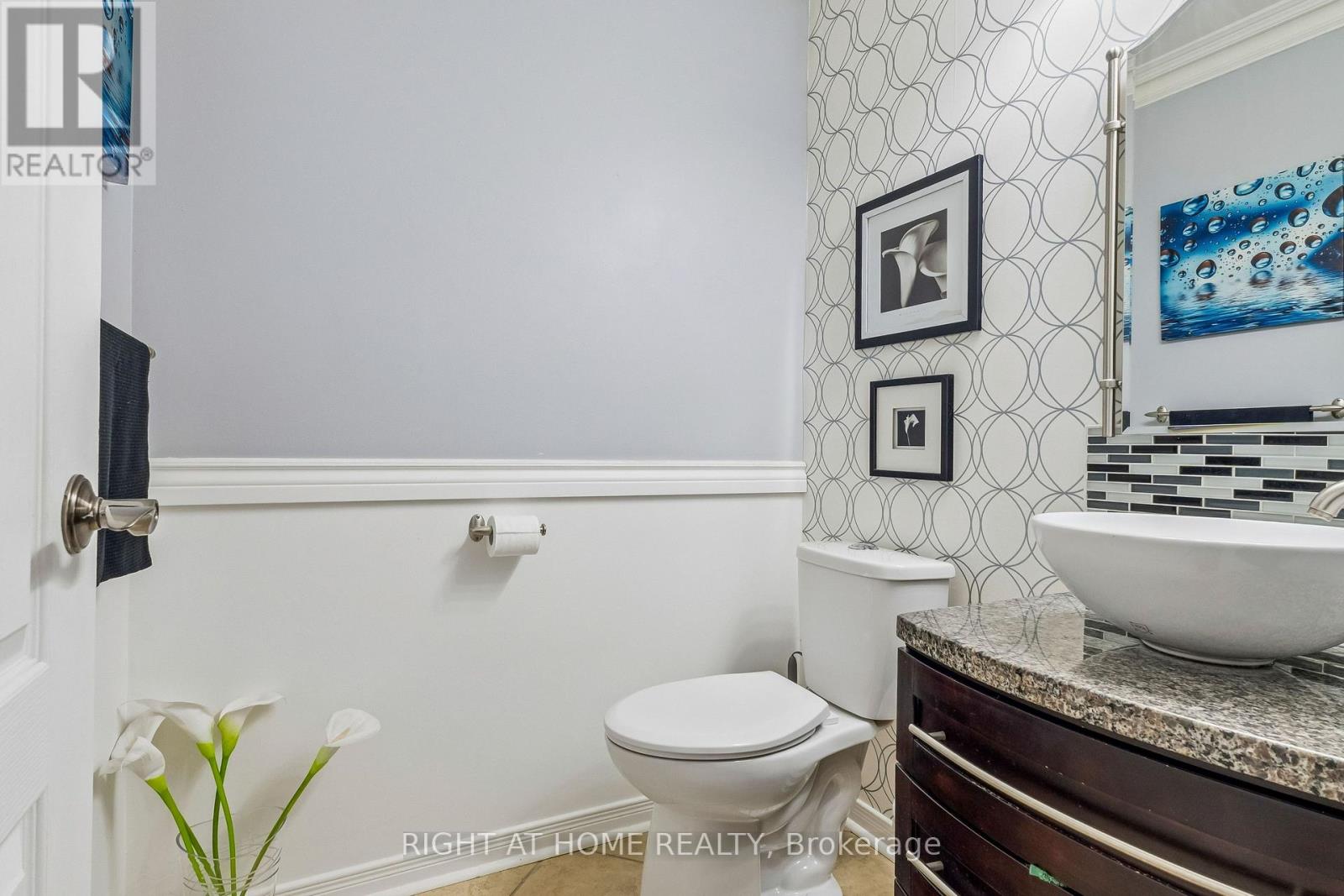 136 Harrongate Place, Whitby, Ontario  L1R 3E5 - Photo 14 - E13207866