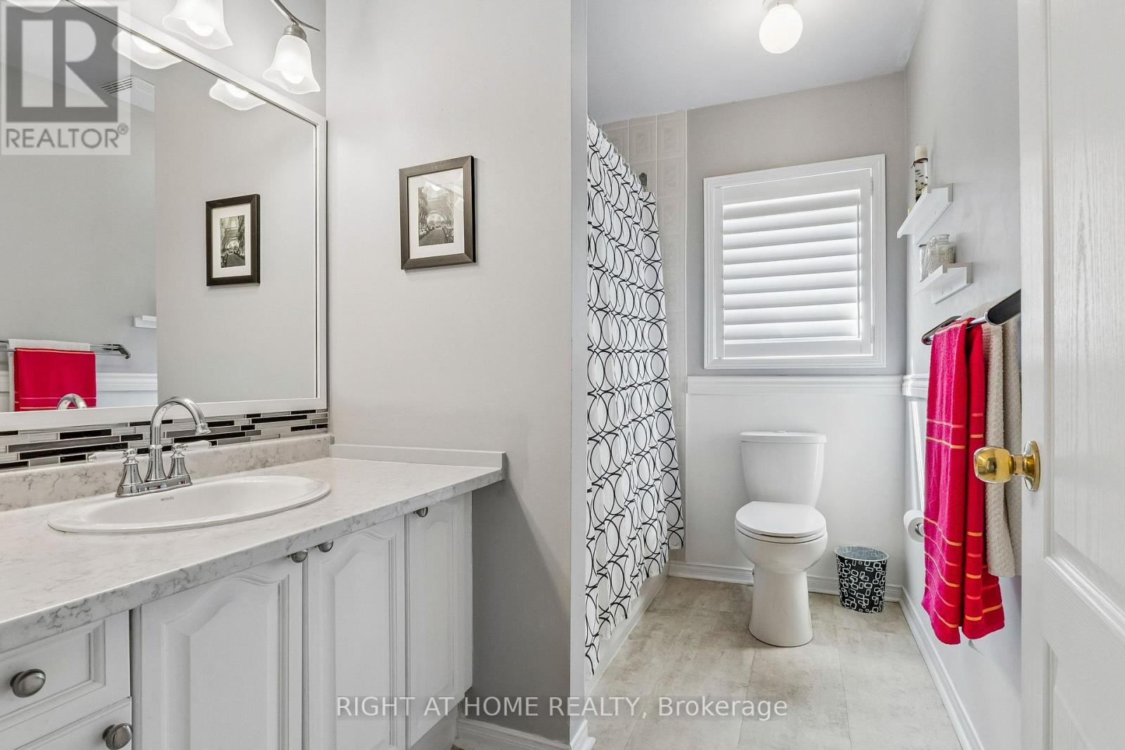 136 Harrongate Place, Whitby, Ontario  L1R 3E5 - Photo 27 - E13207866