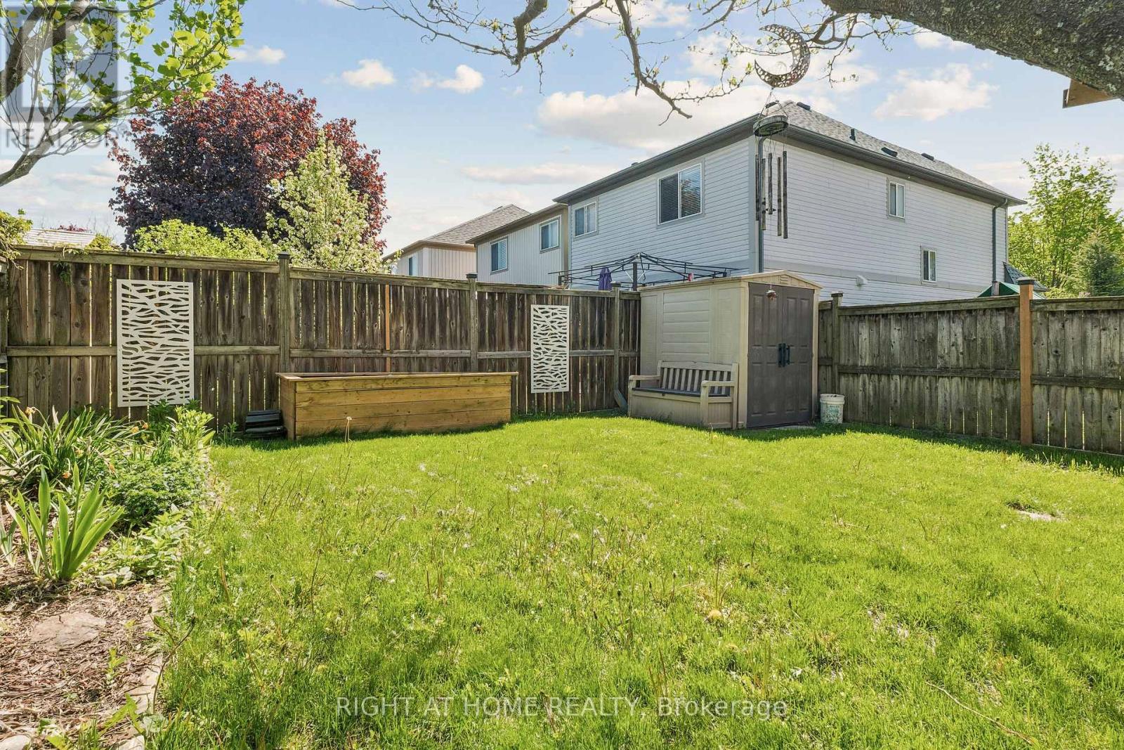 136 Harrongate Place, Whitby, Ontario  L1R 3E5 - Photo 39 - E13207866
