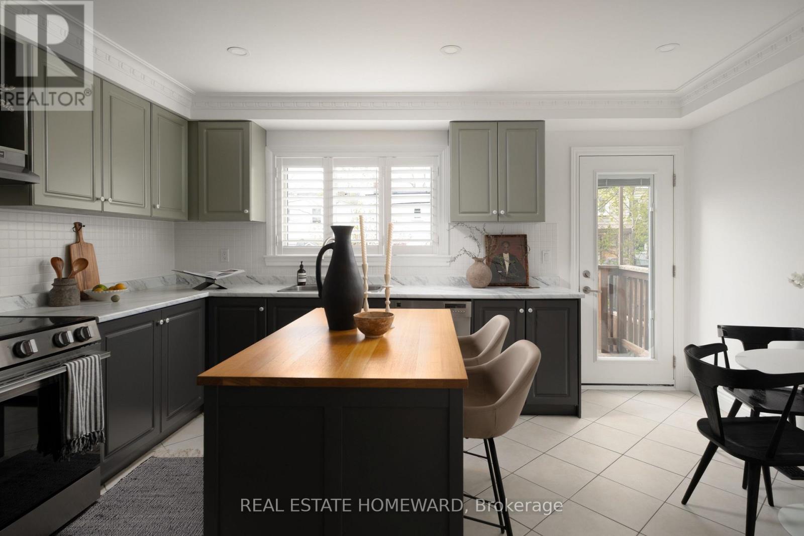 22 Kimbourne Avenue, Toronto, Ontario  M4J 4J2 - Photo 11 - E13207886