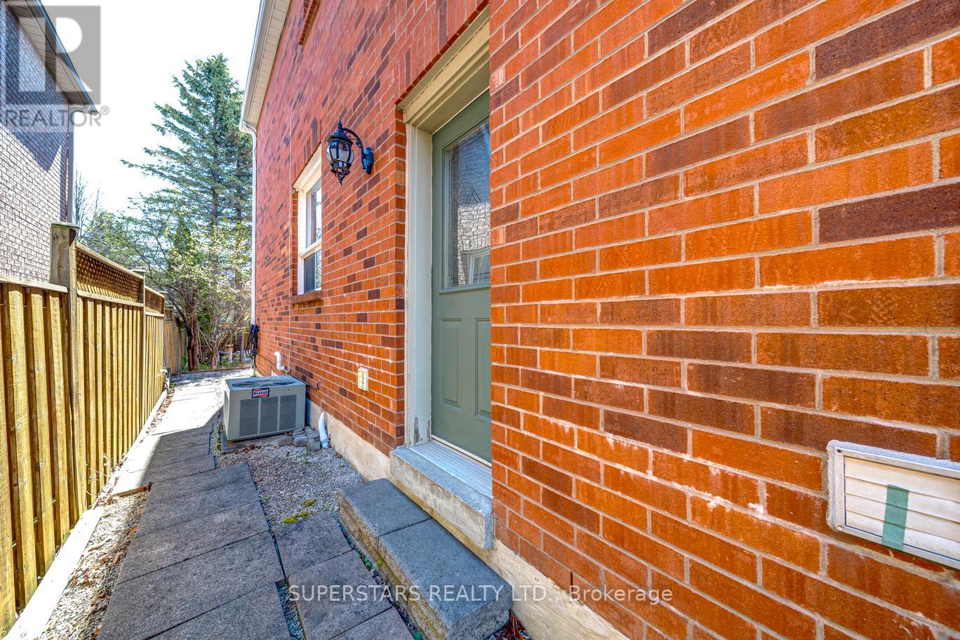 105 Mcclellan Way, Aurora, Ontario  L4G 6M4 - Photo 34 - N13207774