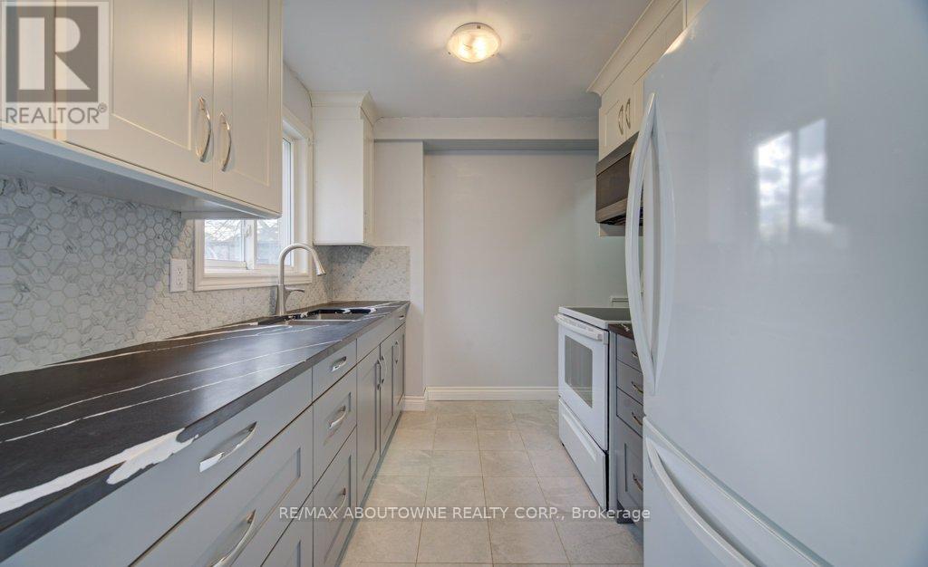 16 - 30 Heslop Road, Milton, Ontario  L9T 1B3 - Photo 6 - W13207768