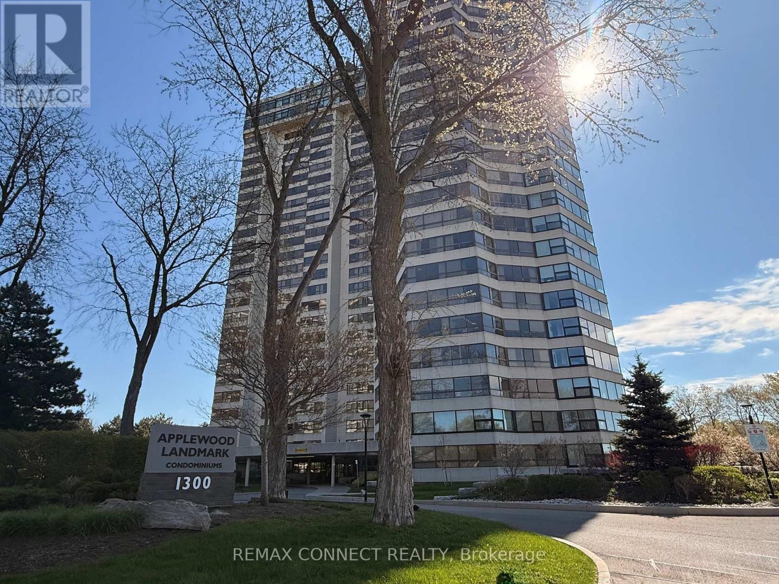 2107 - 1300 BLOOR STREET, Mississauga, Ontario