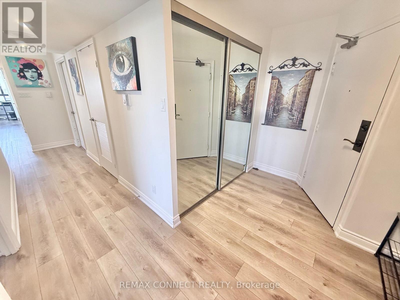 2107 - 1300 Bloor Street, Mississauga, Ontario  L4Y 3Z2 - Photo 3 - W13207792