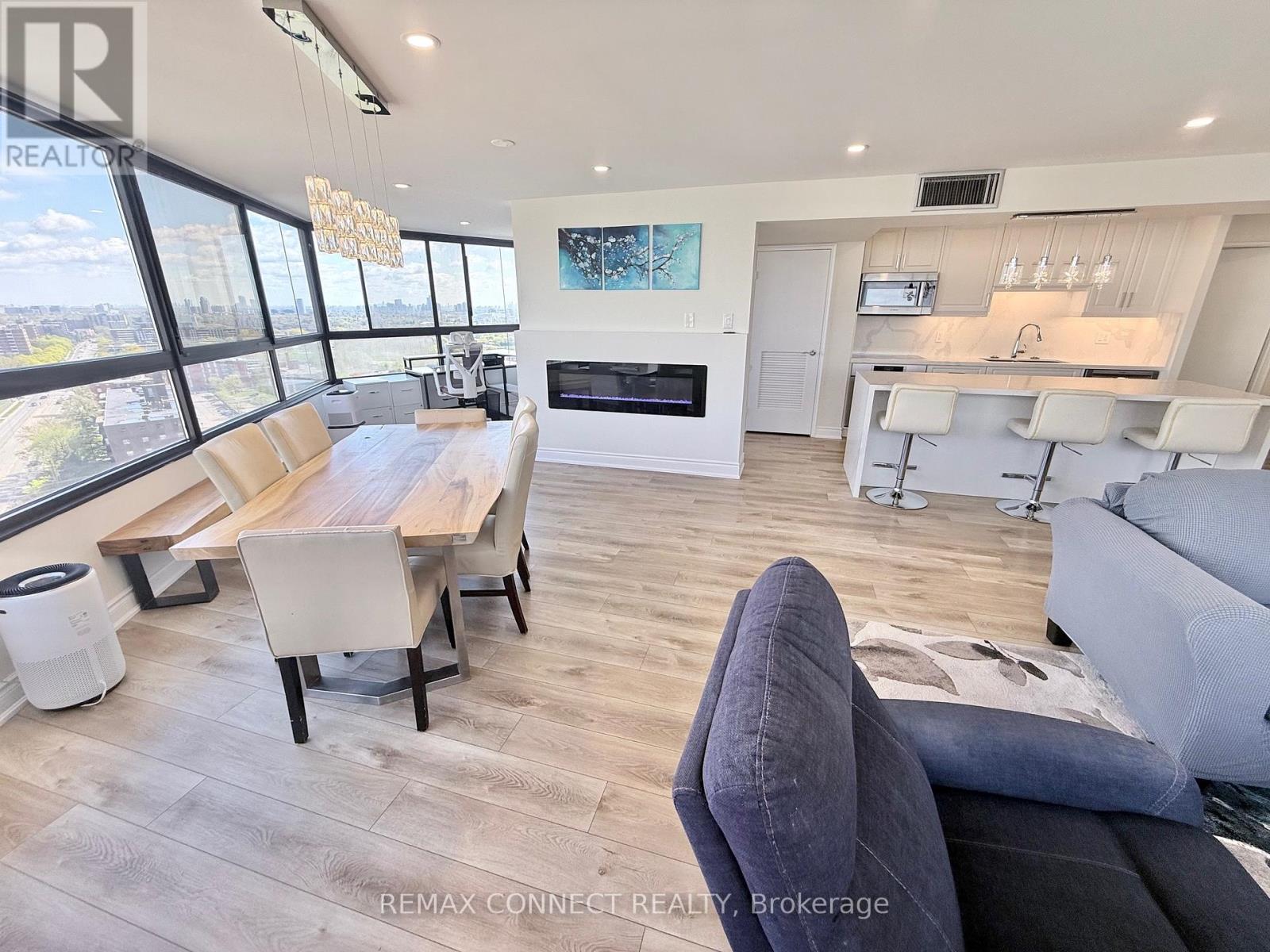 2107 - 1300 Bloor Street, Mississauga, Ontario  L4Y 3Z2 - Photo 4 - W13207792