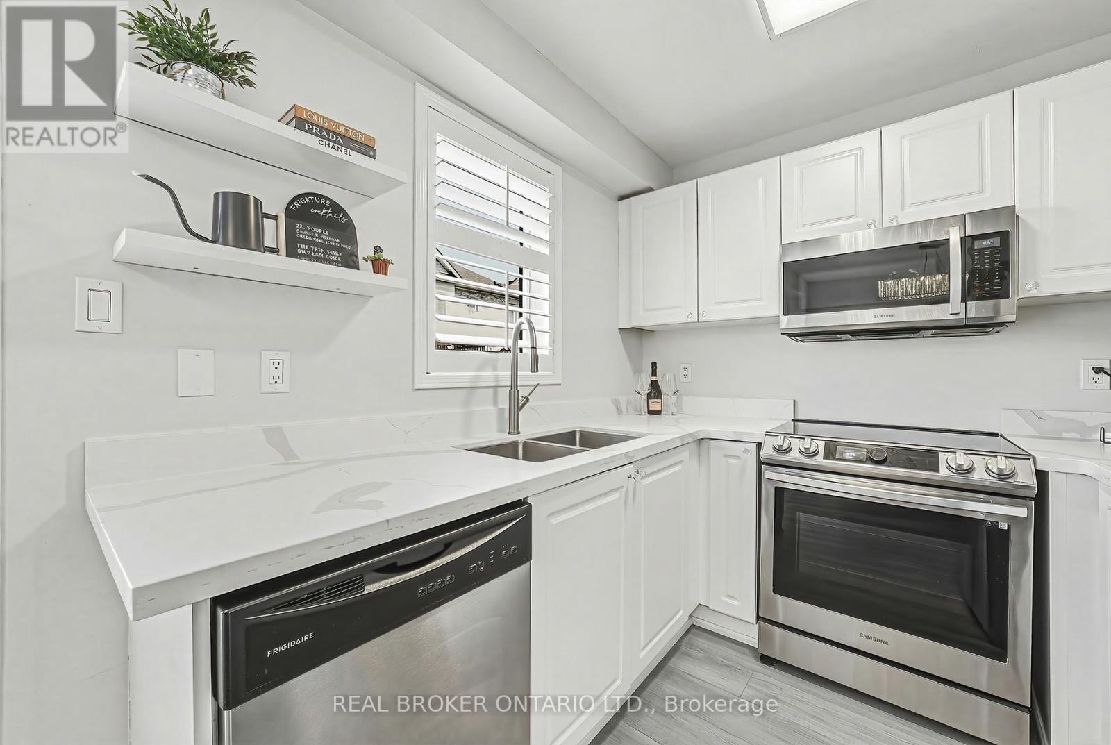 2259 Seton Crescent, Burlington, Ontario  L7L 6Y4 - Photo 10 - W13207832
