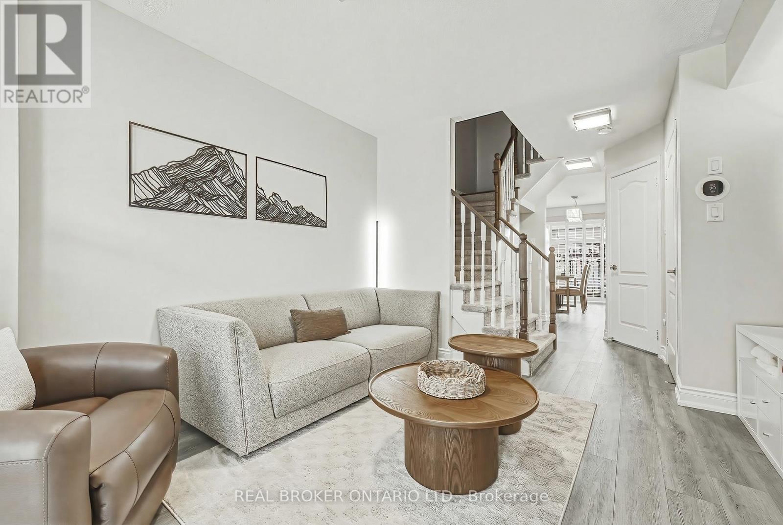2259 Seton Crescent, Burlington, Ontario  L7L 6Y4 - Photo 3 - W13207832