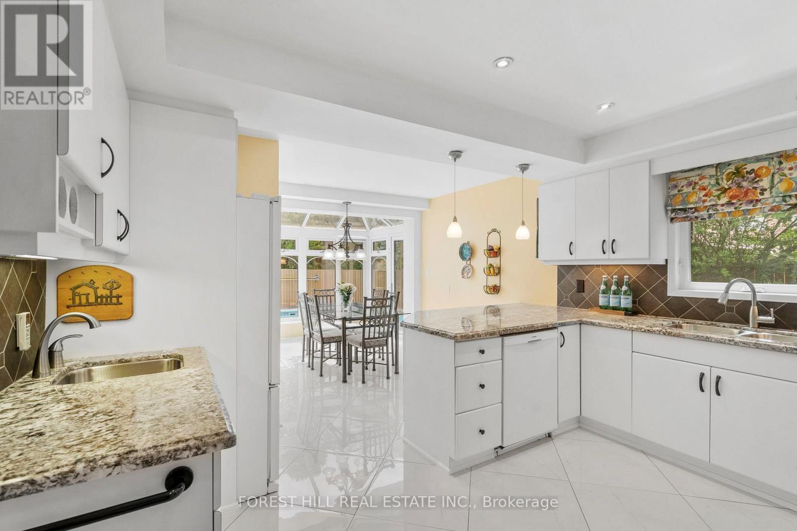 34 Fletcher Drive, Brampton, Ontario  L6Y 2G6 - Photo 3 - W13207872