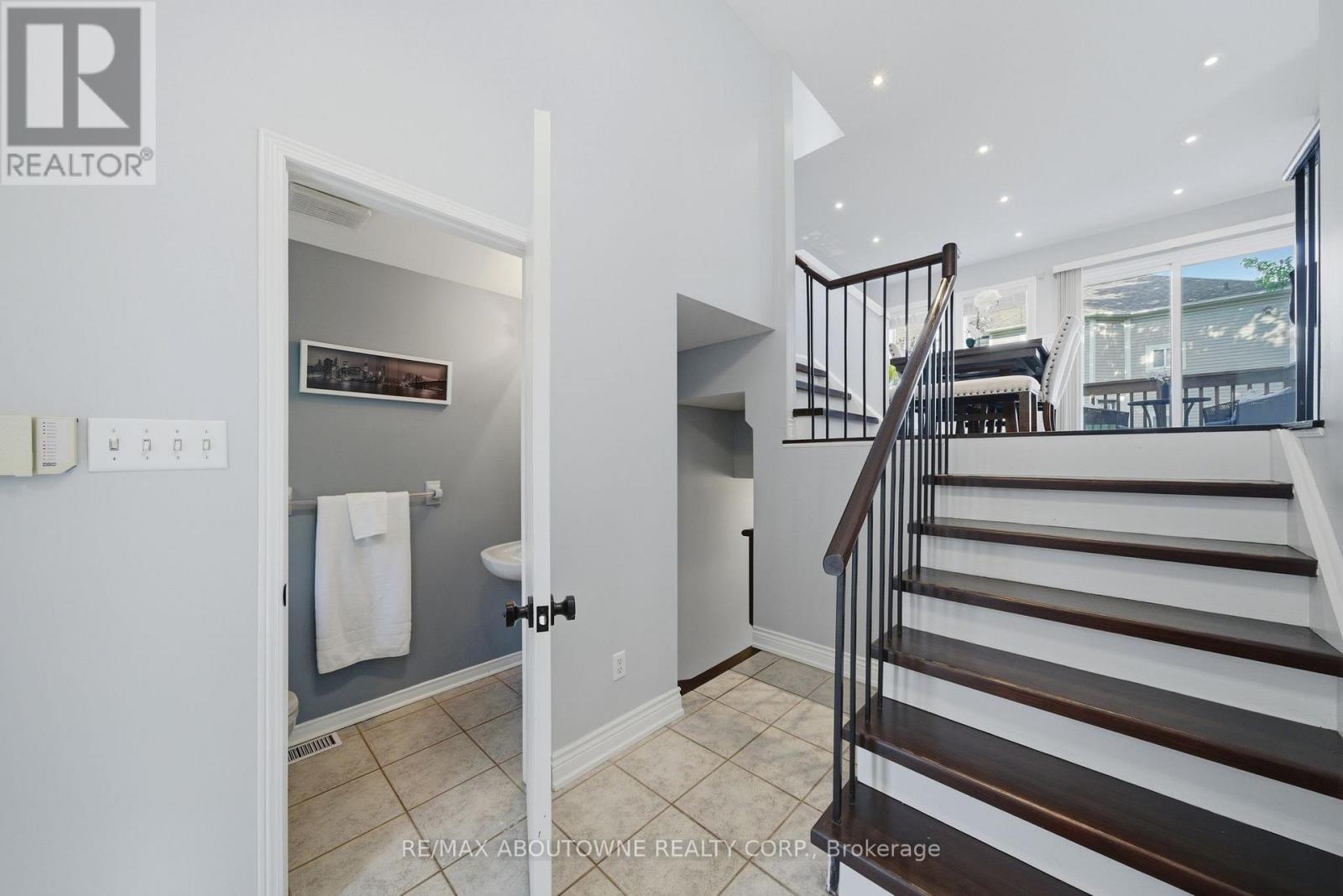 54 - 7105 Branigan Gate, Mississauga, Ontario  L5N 7S2 - Photo 4 - W13193170