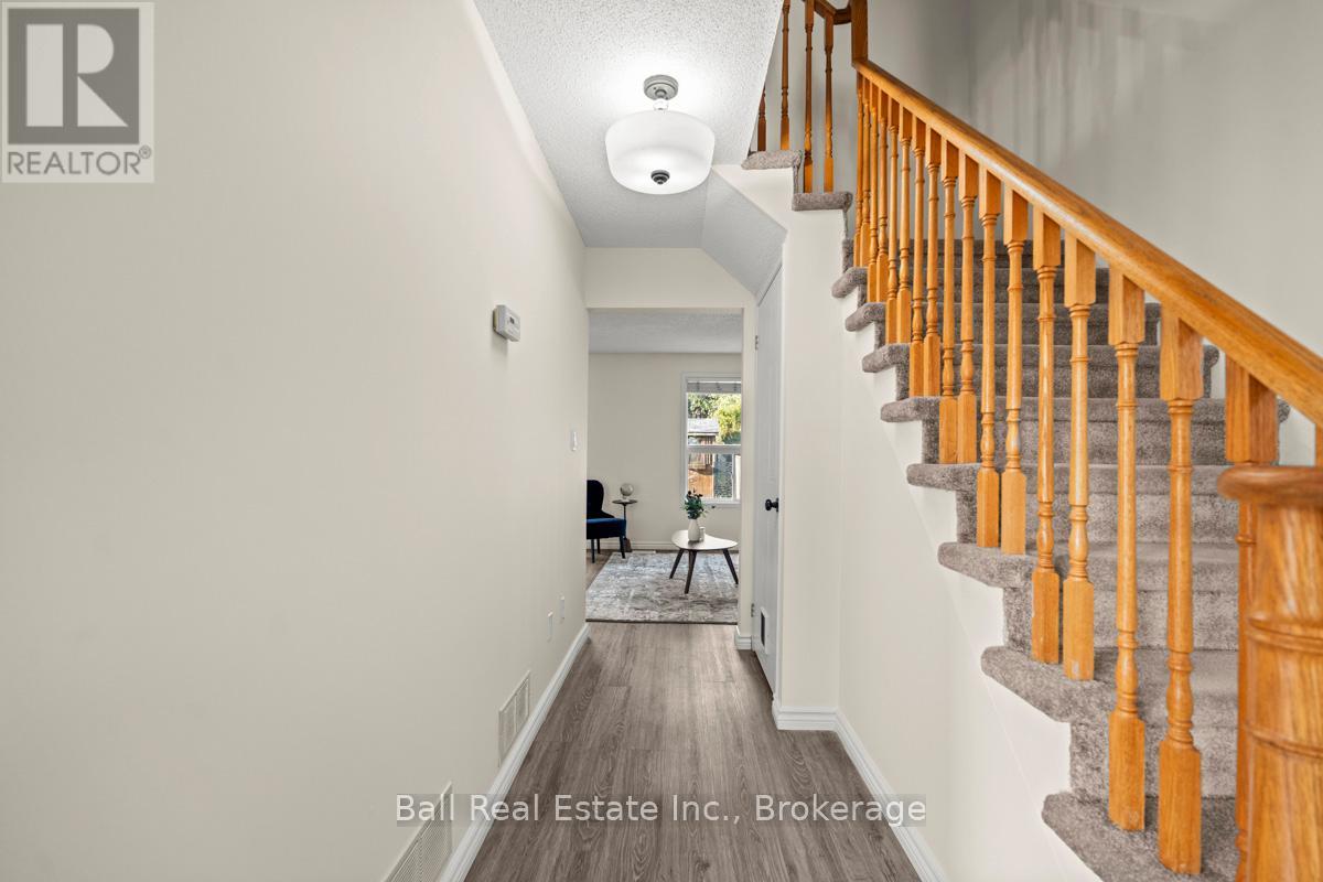 1040 Snowberry Street, Oshawa, Ontario  L1K 2H9 - Photo 3 - E13207946