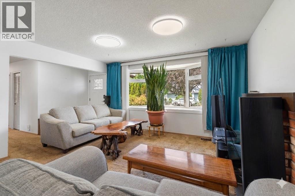 1007 Nicolani Drive, Kamloops, British Columbia  V2B 5B4 - Photo 6 - 10387123