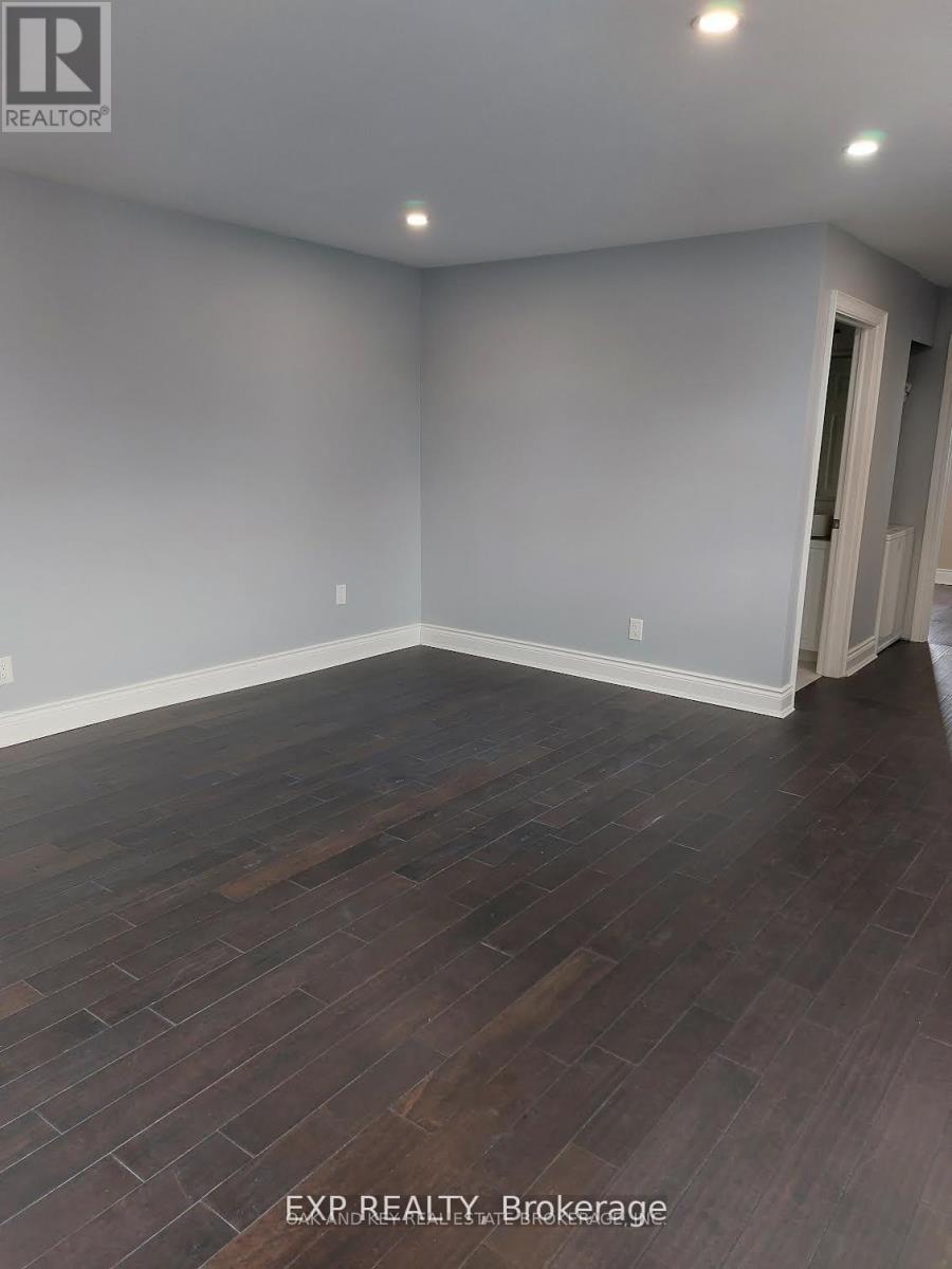 Upper - 6 Lapp Street, Toronto (Rockcliffe-Smythe), Ontario  M6N 3W6 - Photo 9 - W13208012