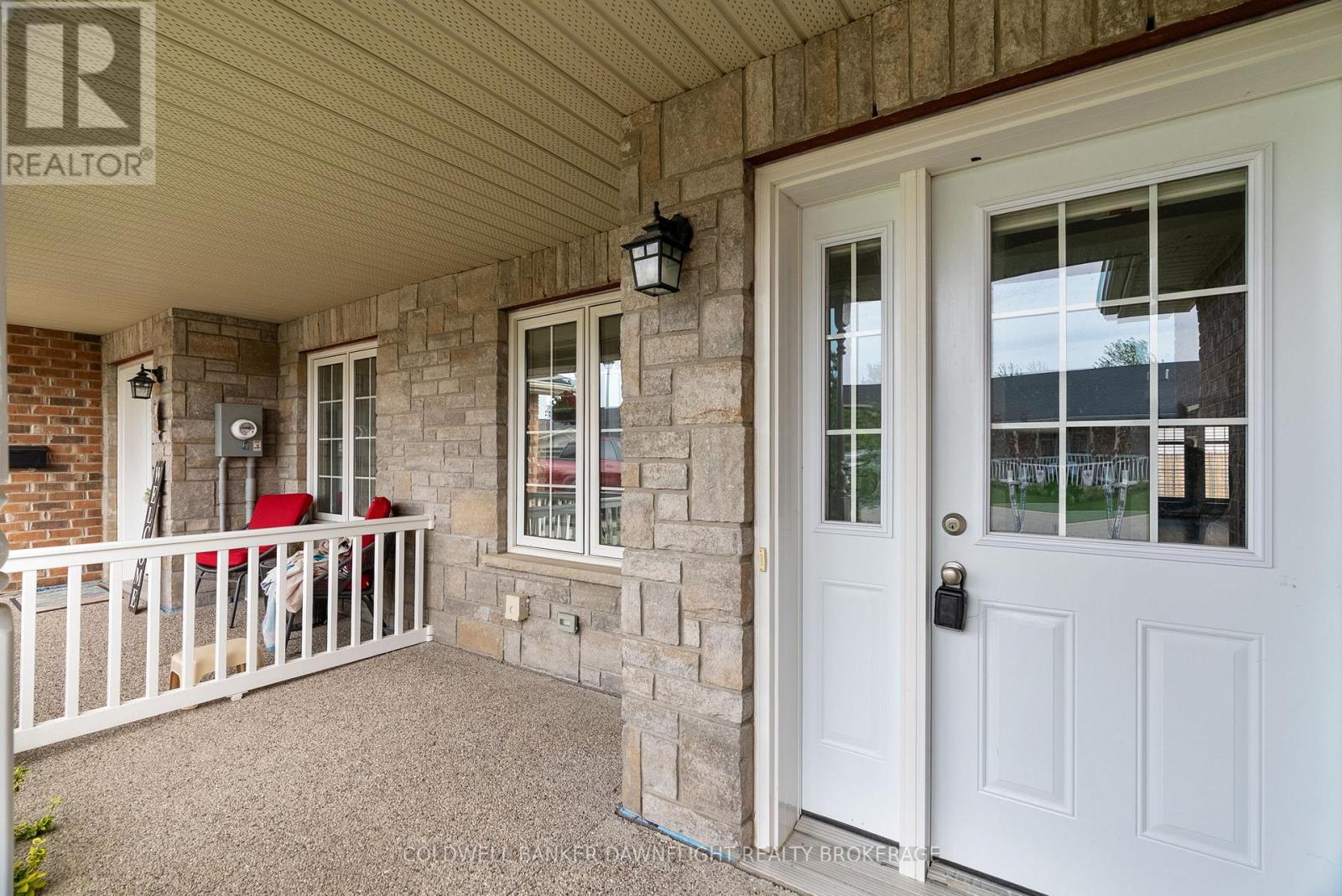 18 Devon Drive, South Huron, Ontario  N0M 1S3 - Photo 5 - X13208062
