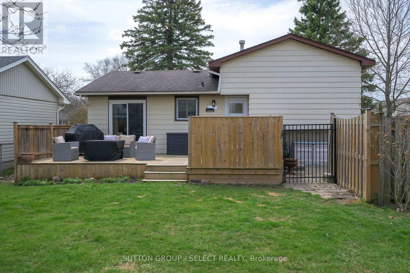 99 Inverary Crescent, London North, Ontario  N6G 3L7 - Photo 35 - X13208220