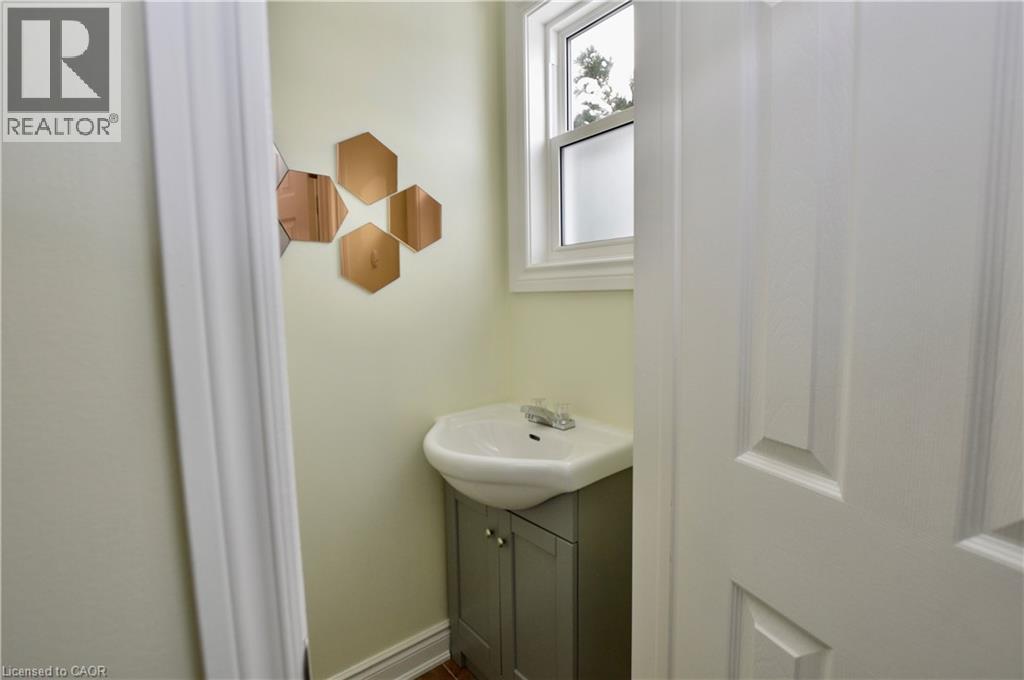 977 Francis Road Unit# 2, Burlington, Ontario  L7T 3Z1 - Photo 11 - 40833513