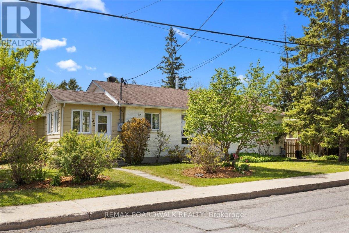 32 Martin Street S, Mississippi Mills, Ontario  K0A 1A0 - Photo 2 - X13208046