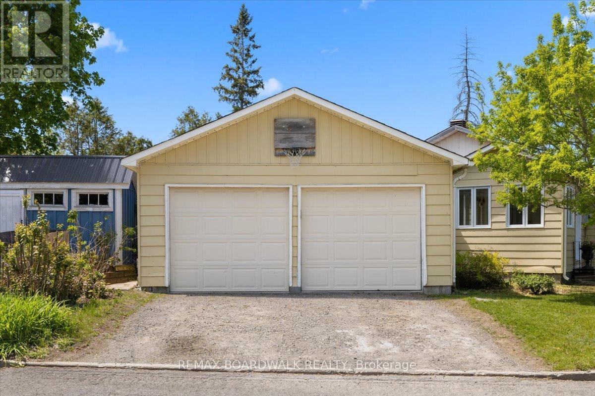 32 Martin Street S, Mississippi Mills, Ontario  K0A 1A0 - Photo 3 - X13208046