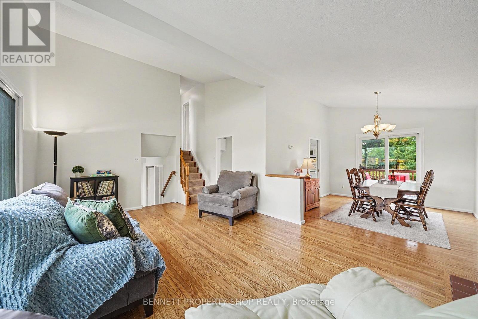 30 Corkstown Road, Ottawa, Ontario  K2H 5B4 - Photo 5 - X13208080