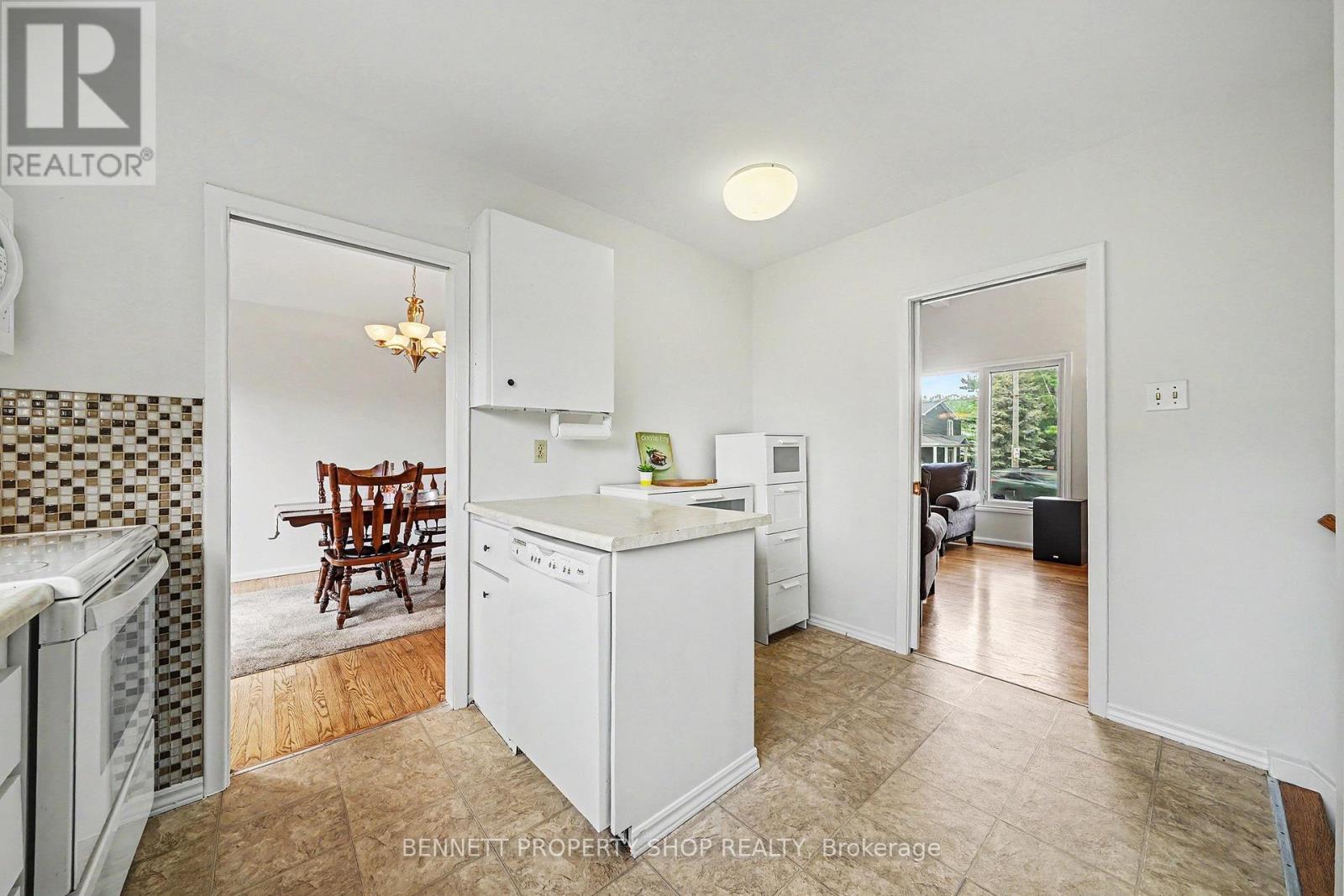 30 Corkstown Road, Ottawa, Ontario  K2H 5B4 - Photo 8 - X13208080