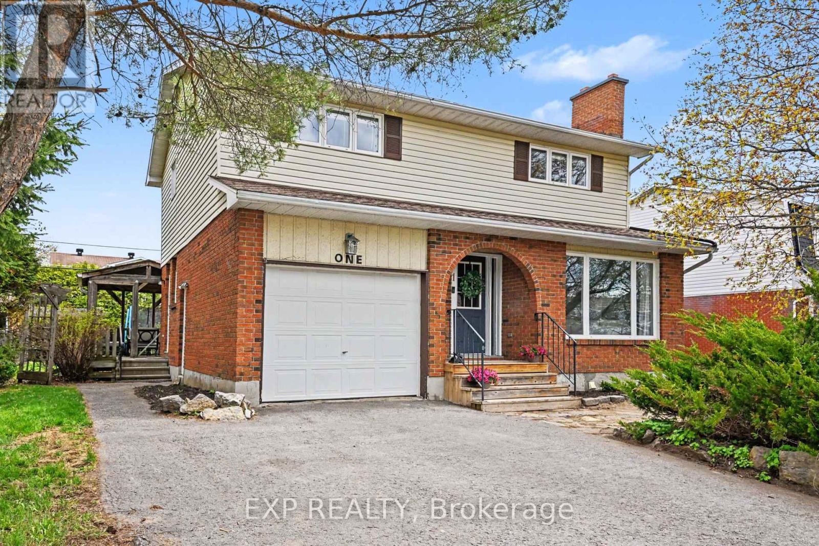1 LAURA CRESCENT, Mississippi Mills, Ontario