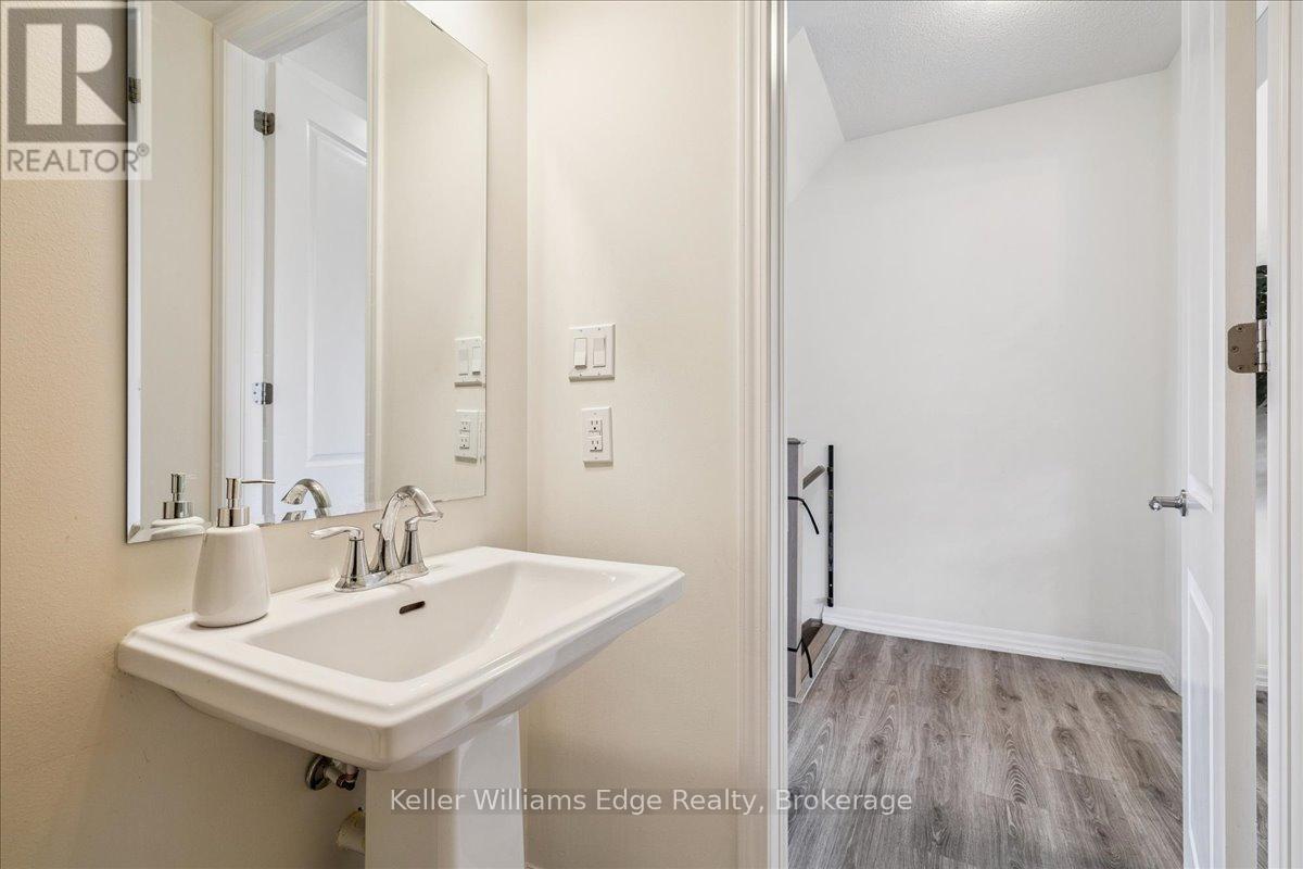 244 Harold Dent Trail, Oakville, Ontario  L6M 1S2 - Photo 11 - W13207974