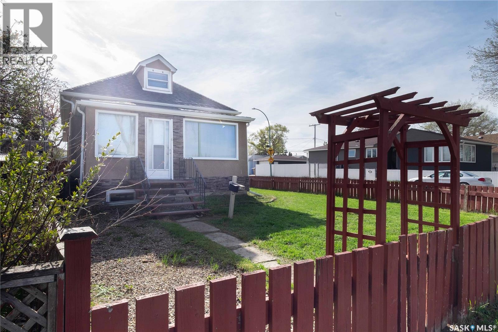 1077 Broder Street, Regina, Saskatchewan  S4N 3P8 - Photo 1 - SK037358