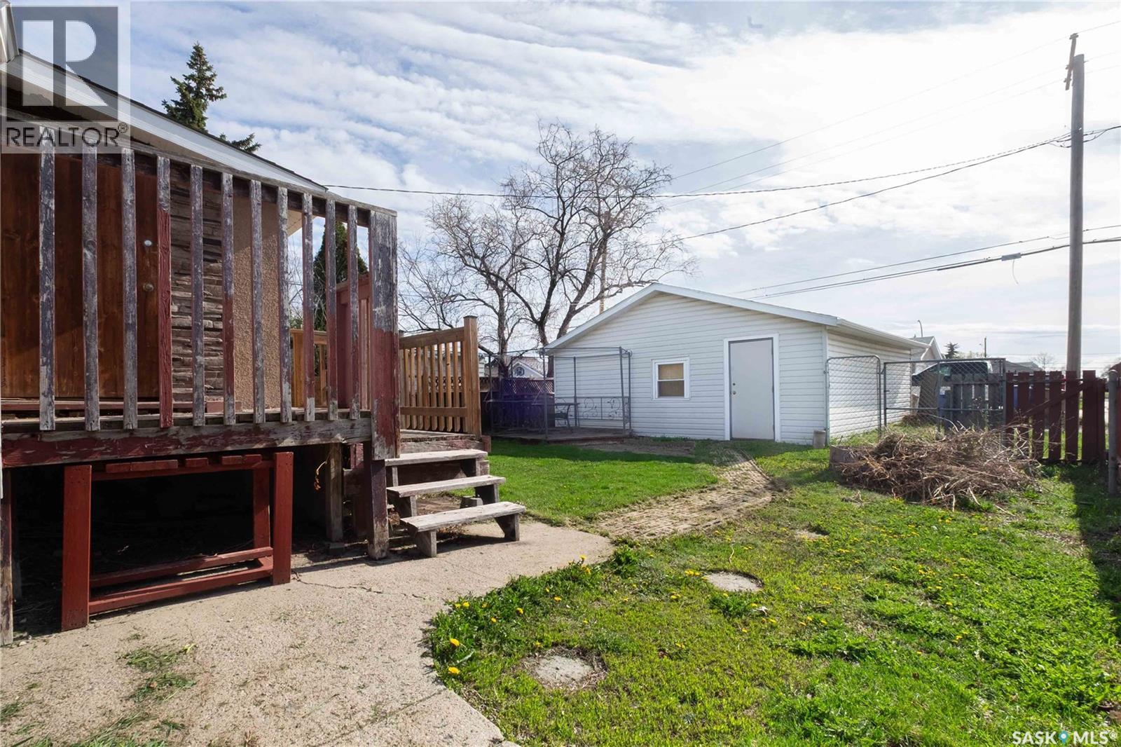 1077 Broder Street, Regina, Saskatchewan  S4N 3P8 - Photo 4 - SK037358