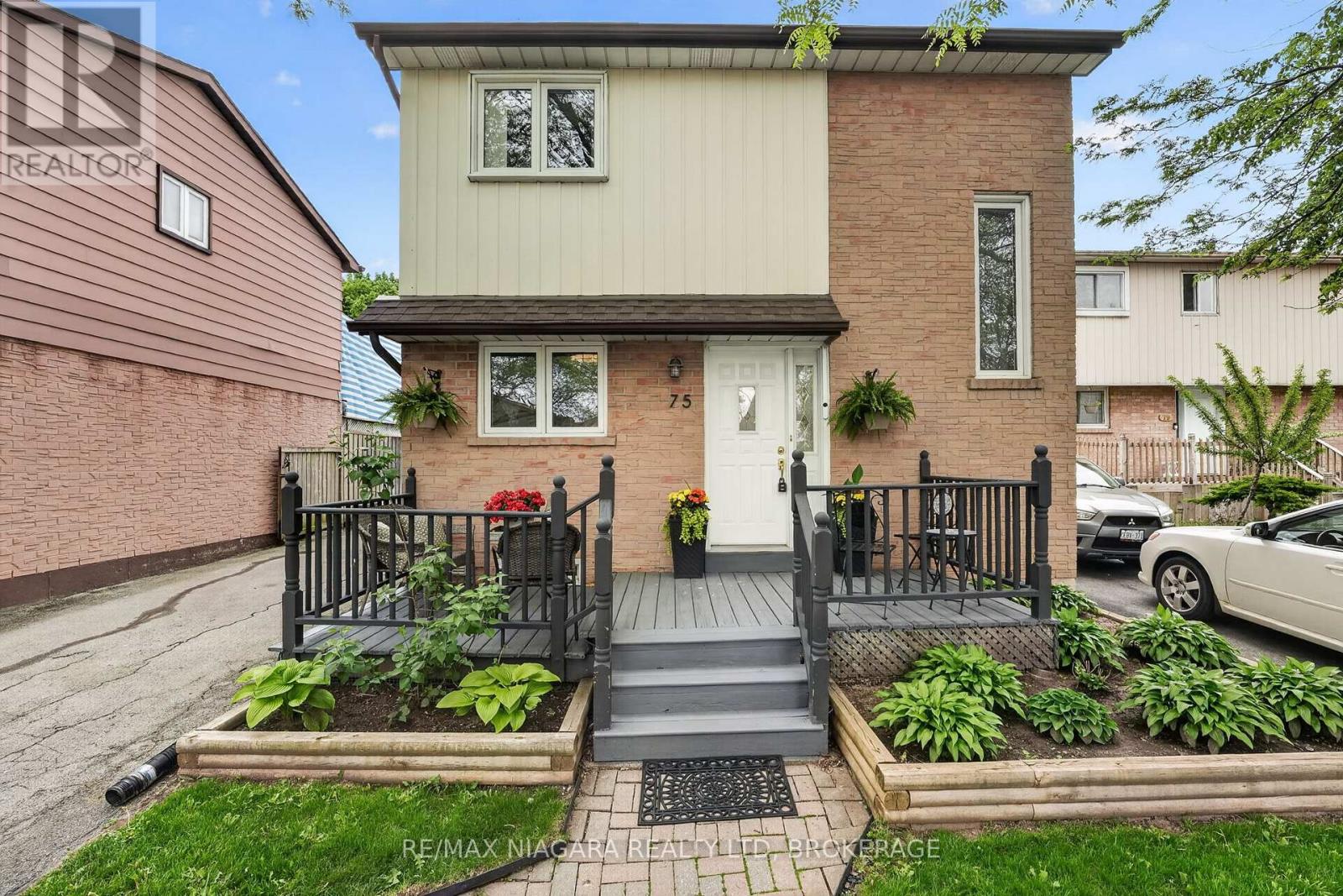 75 Berrisfield Crescent, Hamilton, Ontario  L8T 4X1 - Photo 2 - X13091036