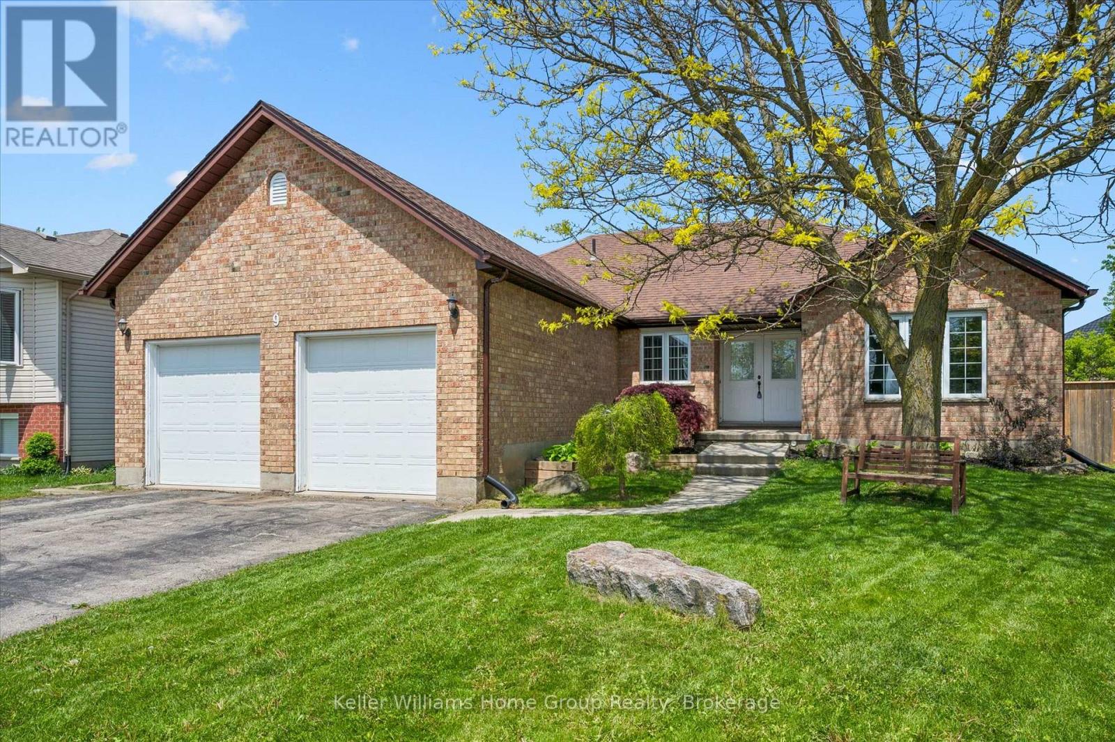9 BERDUX PLACE, Wellesley, Ontario