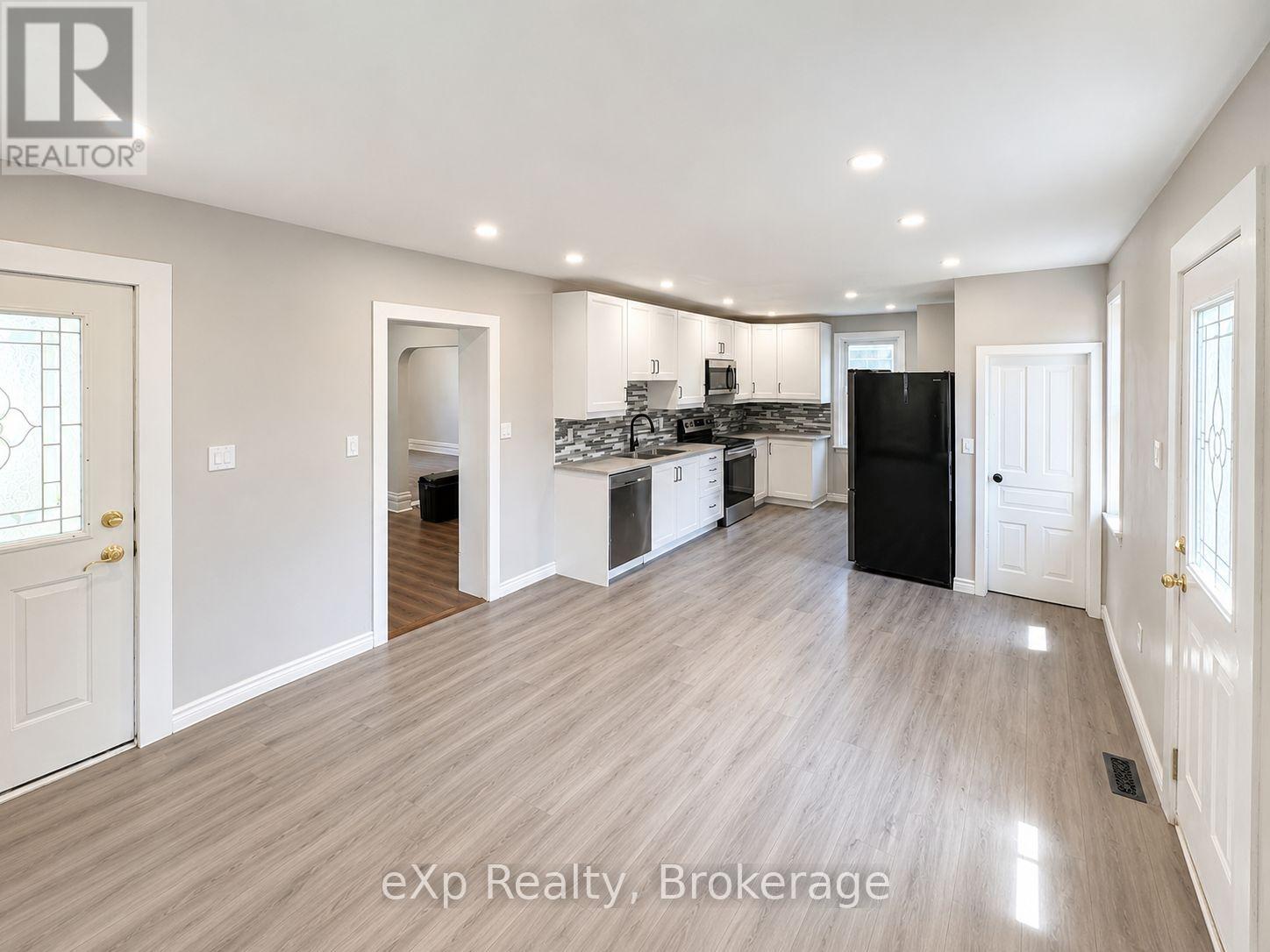 Third picture of 595 9TH STREET