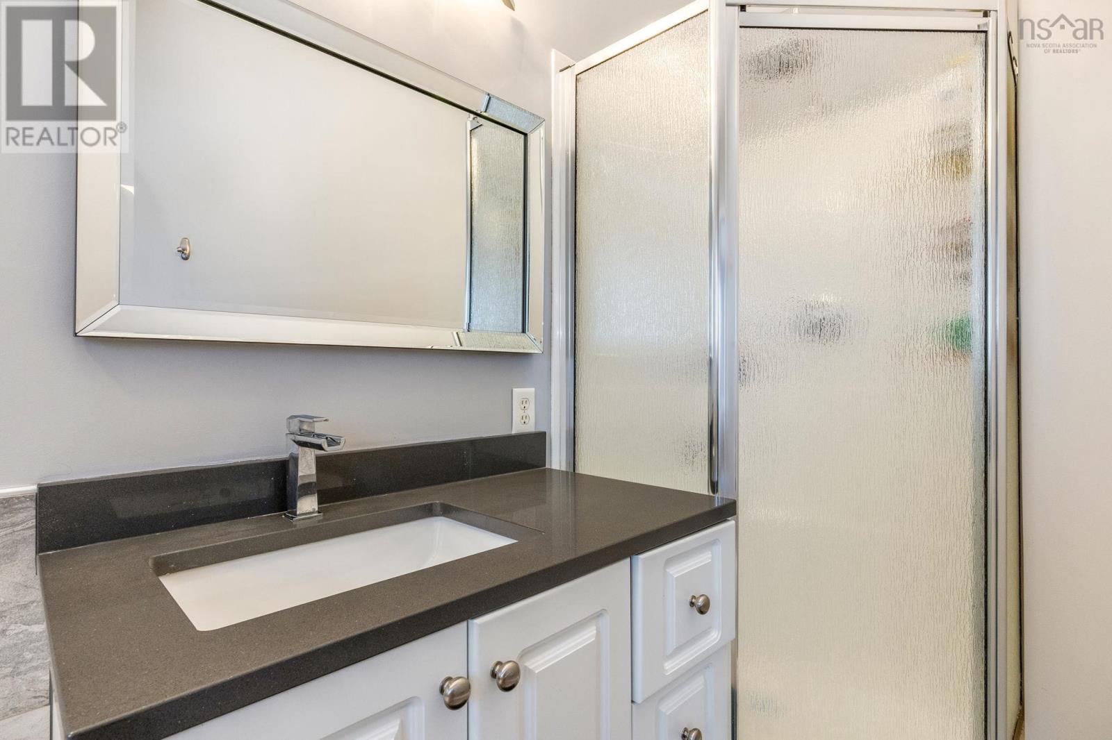 102 Larry Uteck Boulevard, Halifax, Nova Scotia  B3M 4Y2 - Photo 30 - 202601590