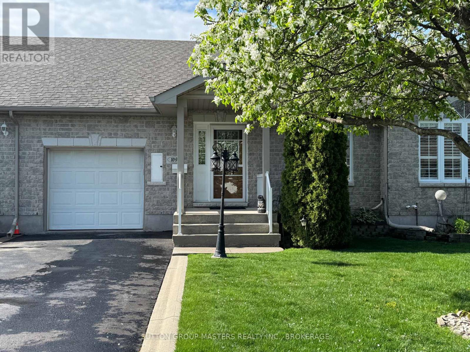 109 Sheridan Street, Kingston (City Northwest), Ontario  K7P 3H7 - Photo 1 - X13208086