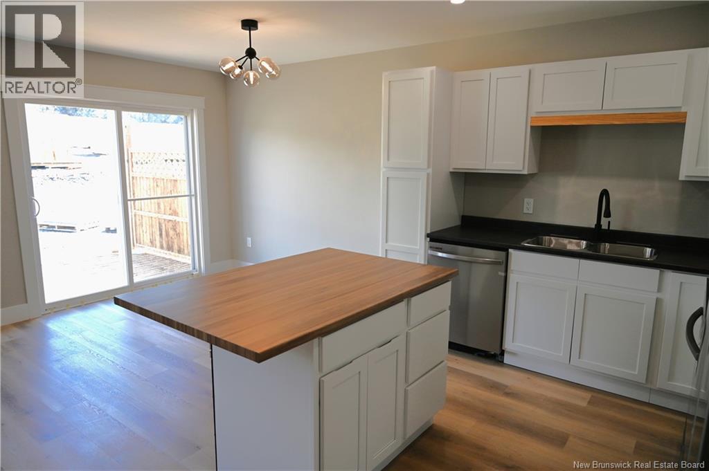 27 Arlington Crescent, Saint John, New Brunswick  E2K 0G4 - Photo 6 - NB140306
