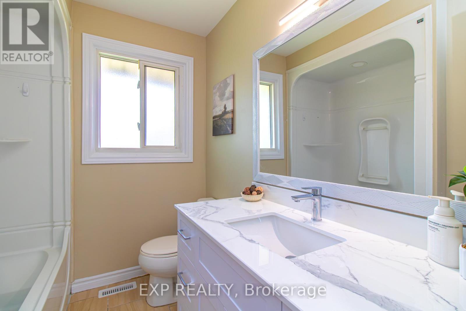 35 Hillsborough Crescent, Kitchener, Ontario  N2E 1J5 - Photo 23 - X13202190